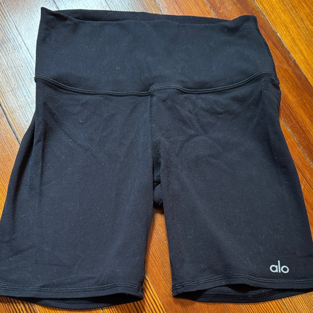 ALO Yoga Women's Classic Black Bike Shorts